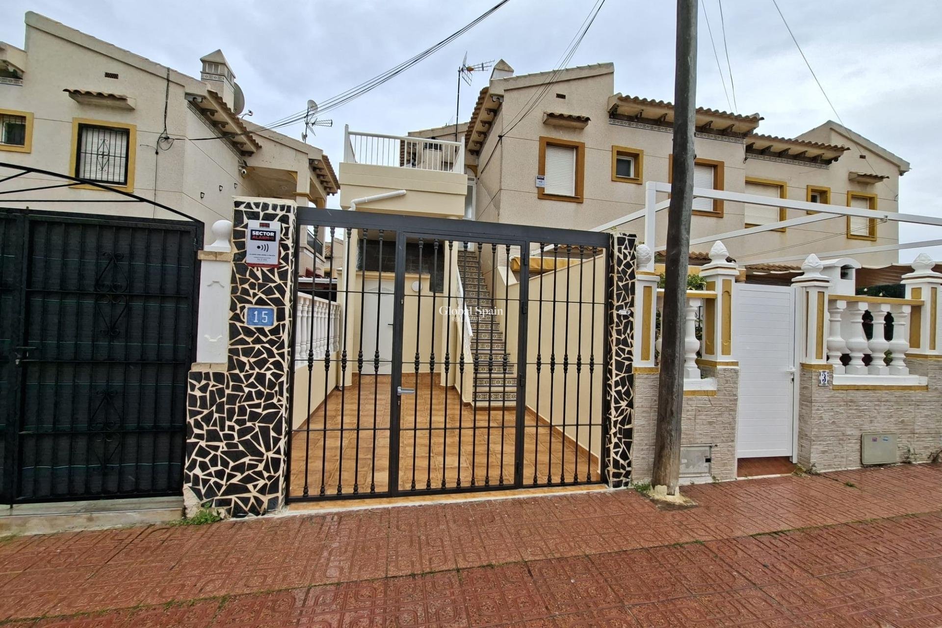 Venta - APARTAMENTO -
ORIHUELA COSTA - Punta Prima