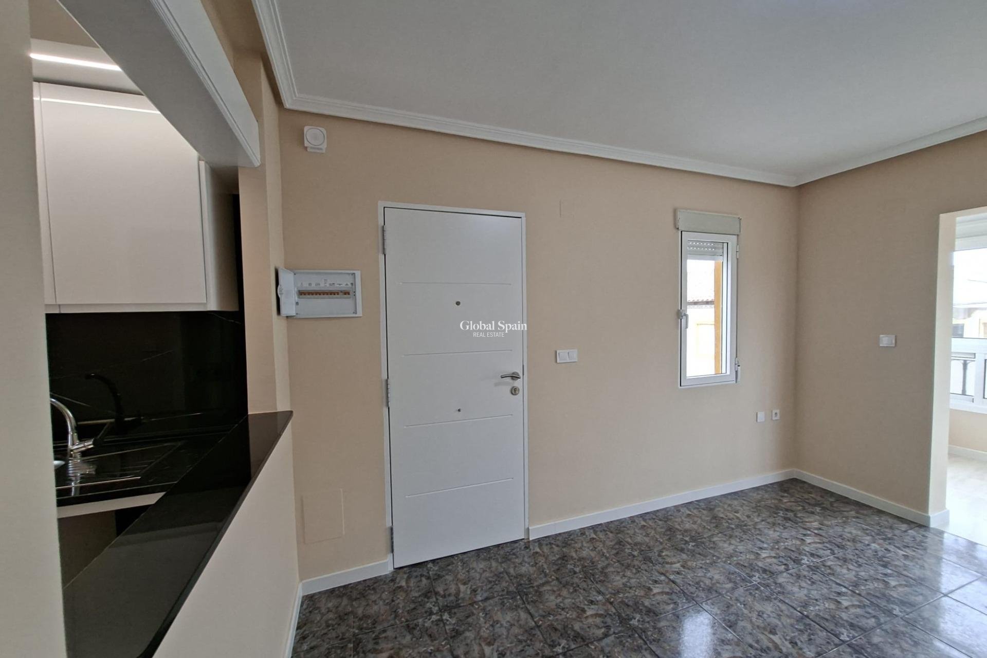 Venta - APARTAMENTO -
ORIHUELA COSTA - Punta Prima