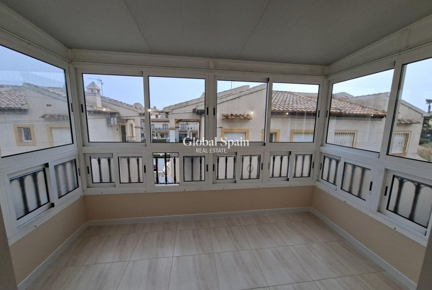Venta - APARTAMENTO -
ORIHUELA COSTA - Punta Prima