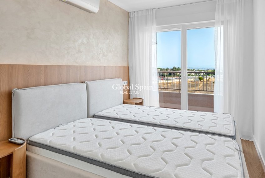 Venta - APARTAMENTO -
ORIHUELA COSTA - Punta Prima