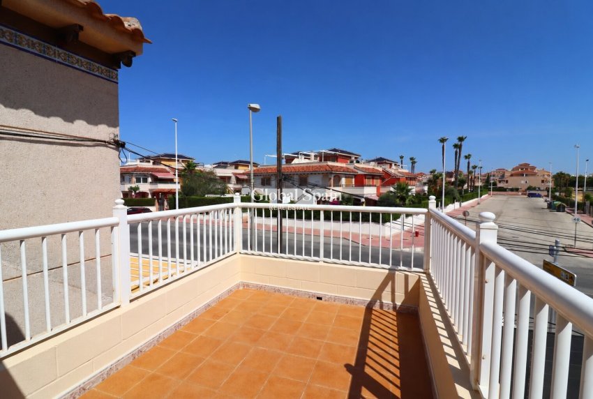 Venta - APARTAMENTO -
Orihuela Costa - Punta Prima
