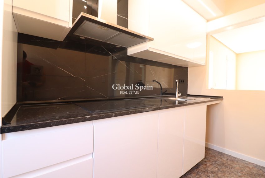 Venta - APARTAMENTO -
Orihuela Costa - Punta Prima