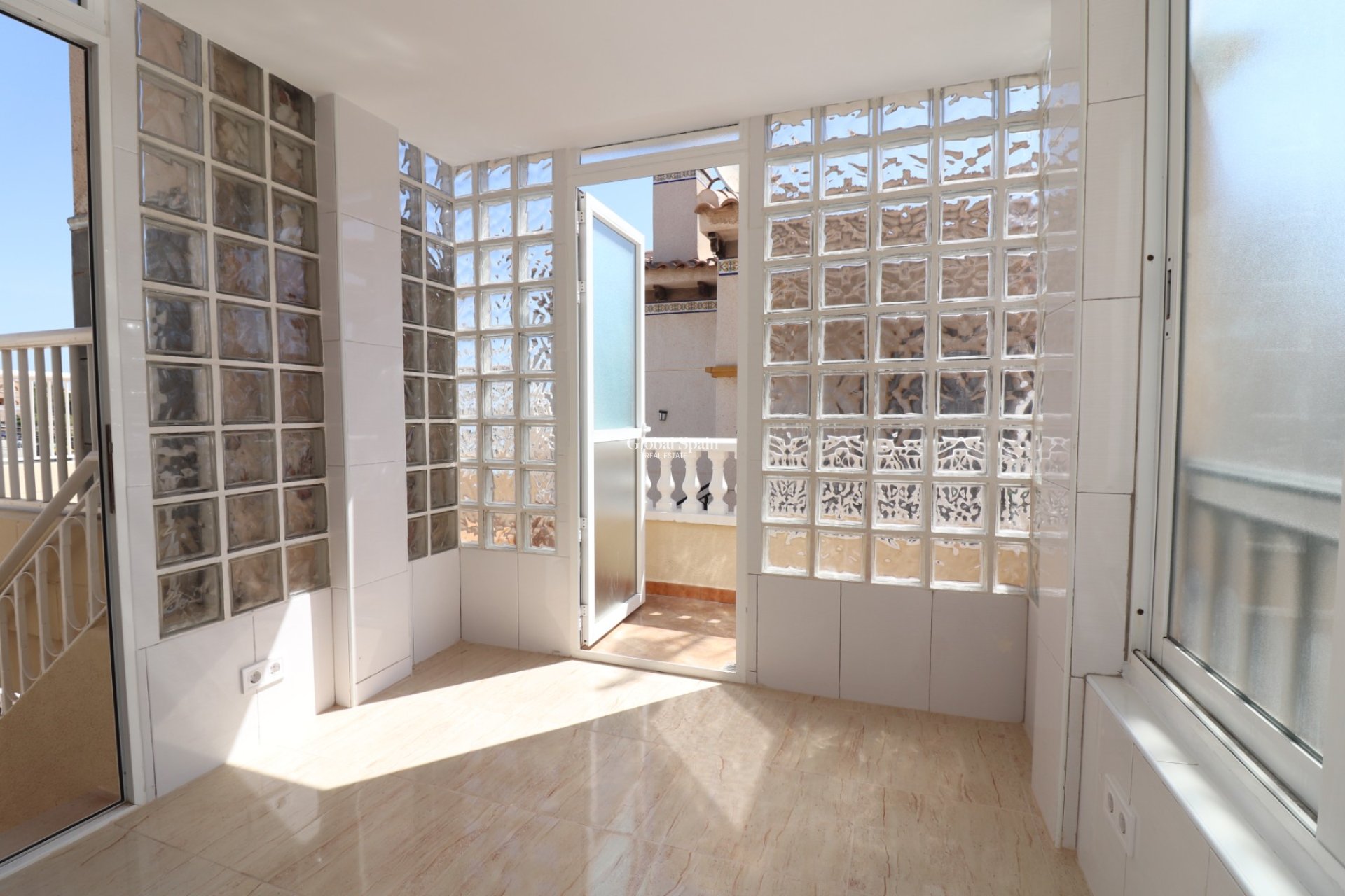 Venta - APARTAMENTO -
Orihuela Costa - Punta Prima