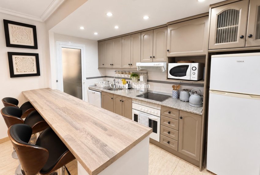 Venta - APARTAMENTO -
ORIHUELA COSTA - Punta Prima