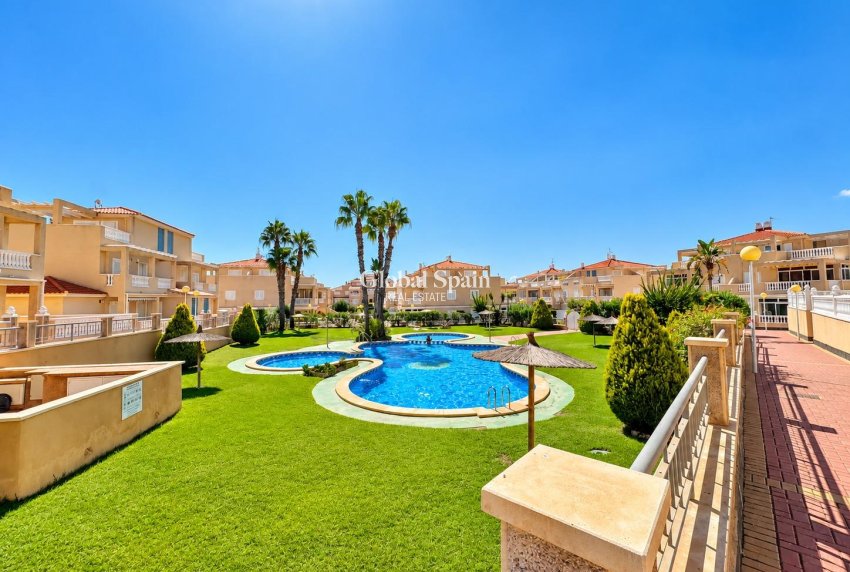 Venta - APARTAMENTO -
ORIHUELA COSTA - Punta Prima