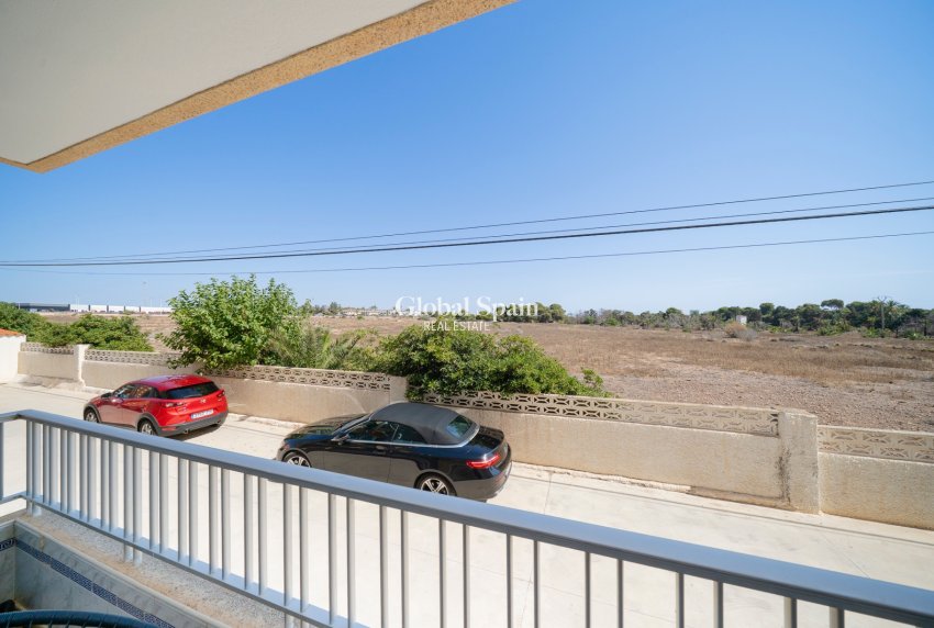 Venta - Apartamento -
ORIHUELA COSTA - Punta Prima