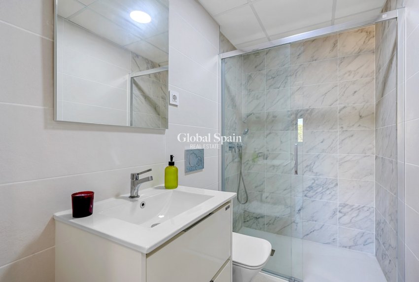 Venta - Apartamento -
ORIHUELA COSTA - Punta Prima