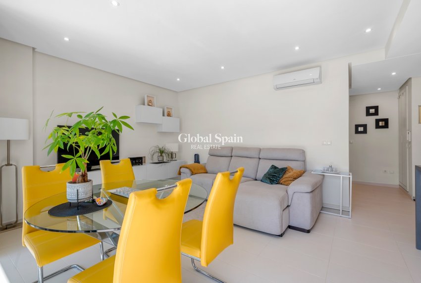 Venta - Apartamento -
ORIHUELA COSTA - Punta Prima