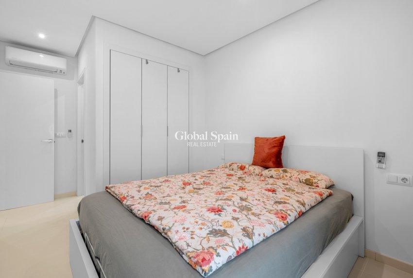 Venta - Apartamento -
ORIHUELA COSTA - Punta Prima