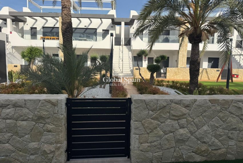 Venta - APARTAMENTO -
ORIHUELA COSTA - Rocio Del Mar