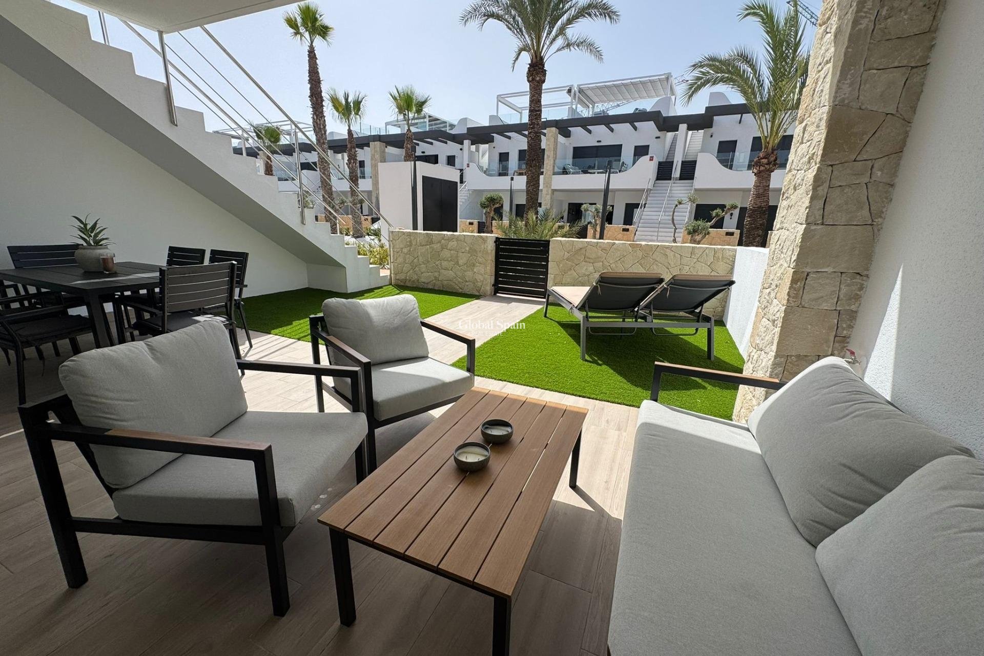 Venta - APARTAMENTO -
ORIHUELA COSTA - Rocio Del Mar