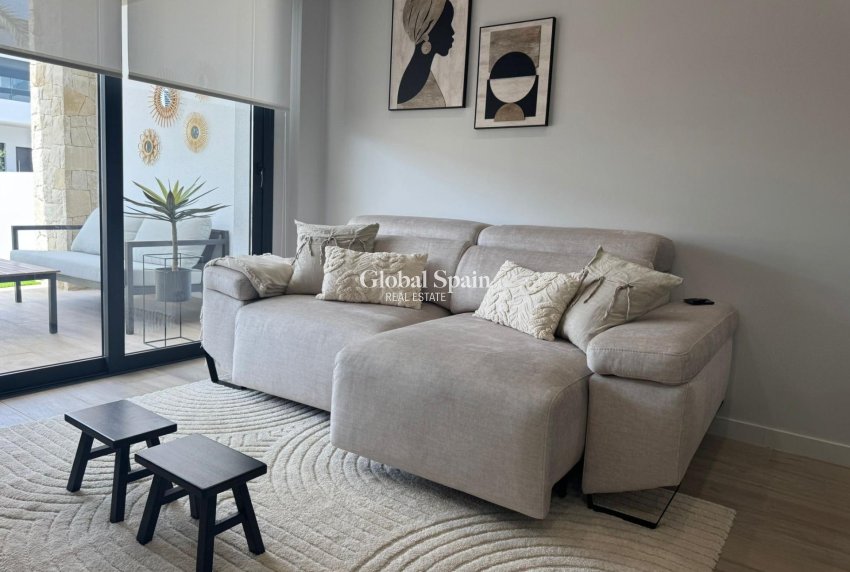 Venta - APARTAMENTO -
ORIHUELA COSTA - Rocio Del Mar
