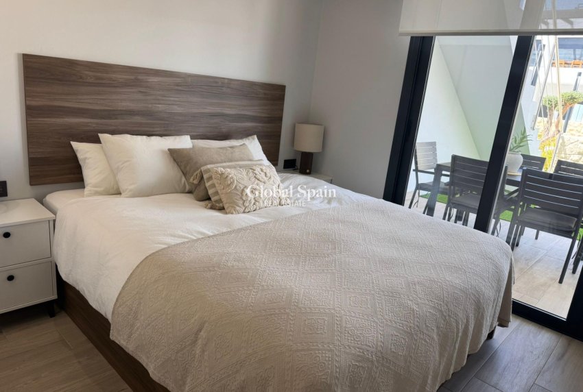 Venta - APARTAMENTO -
ORIHUELA COSTA - Rocio Del Mar