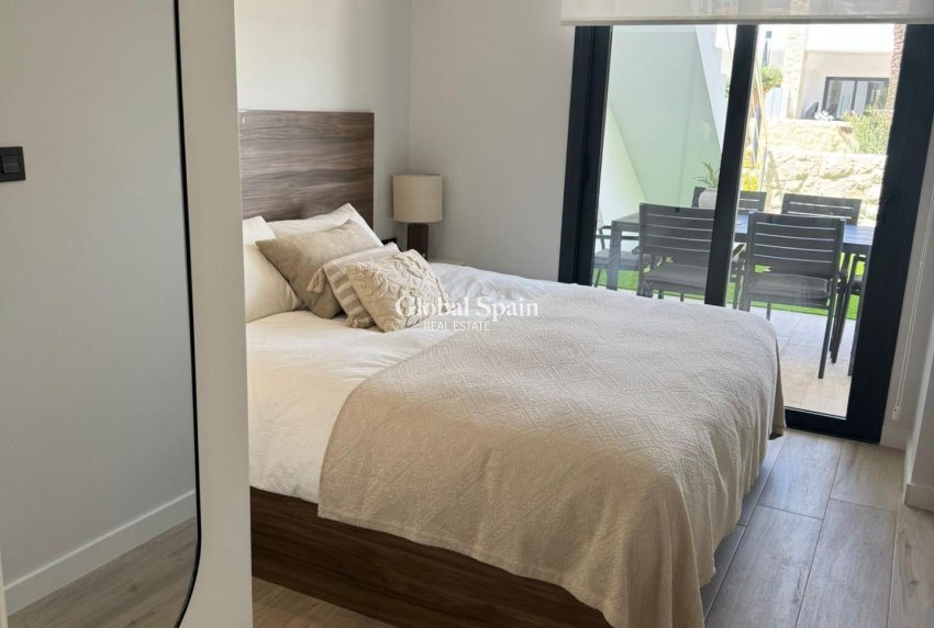 Venta - APARTAMENTO -
ORIHUELA COSTA - Rocio Del Mar