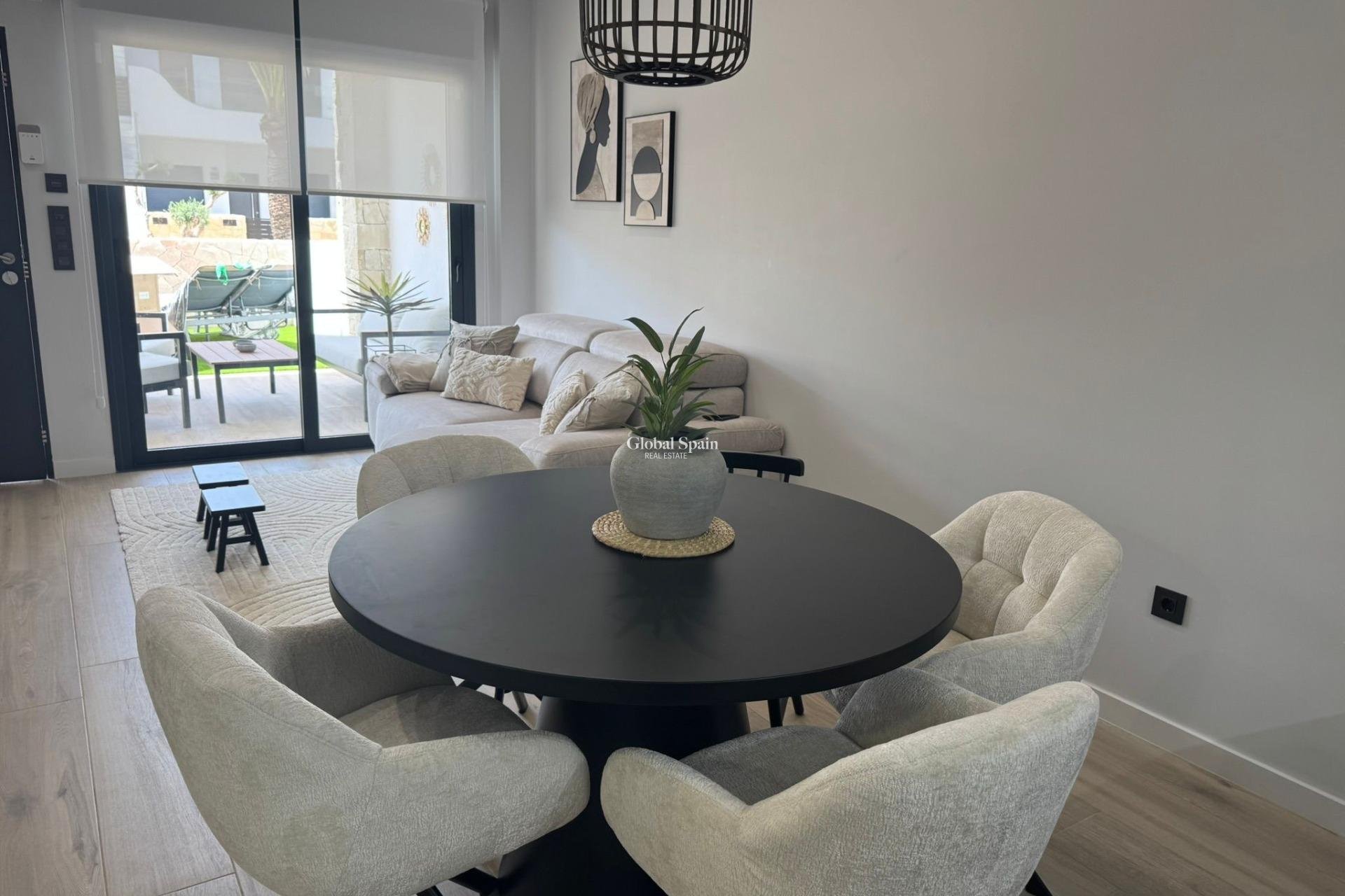 Venta - APARTAMENTO -
ORIHUELA COSTA - Rocio Del Mar