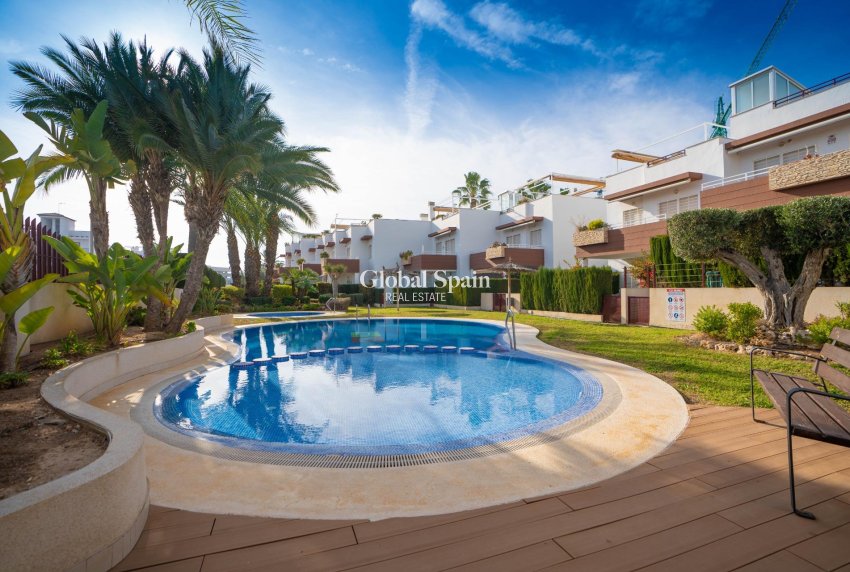 Venta - APARTAMENTO -
ORIHUELA COSTA - Rocio Del Mar