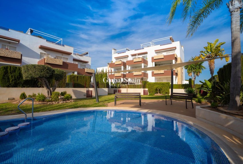 Venta - APARTAMENTO -
ORIHUELA COSTA - Rocio Del Mar