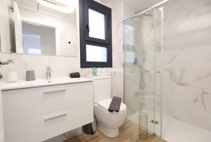 Venta - Apartamento -
ORIHUELA COSTA - VILLAMARTÍN