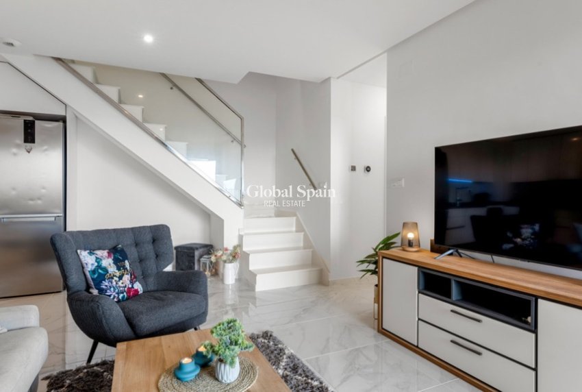 Venta - Apartamento -
ORIHUELA COSTA - VILLAMARTÍN