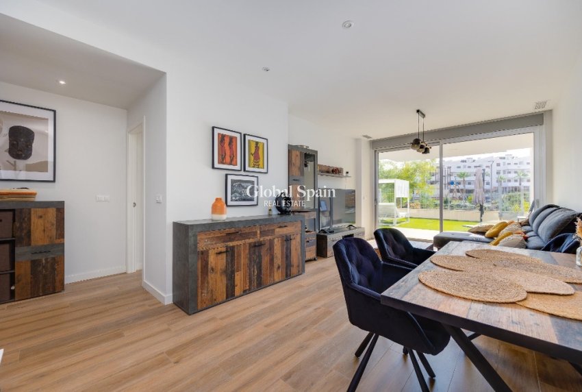 Venta - Apartamento -
ORIHUELA COSTA - VILLAMARTÍN