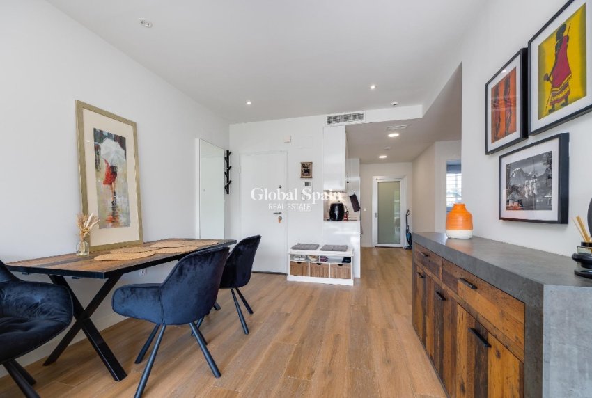 Venta - Apartamento -
ORIHUELA COSTA - VILLAMARTÍN