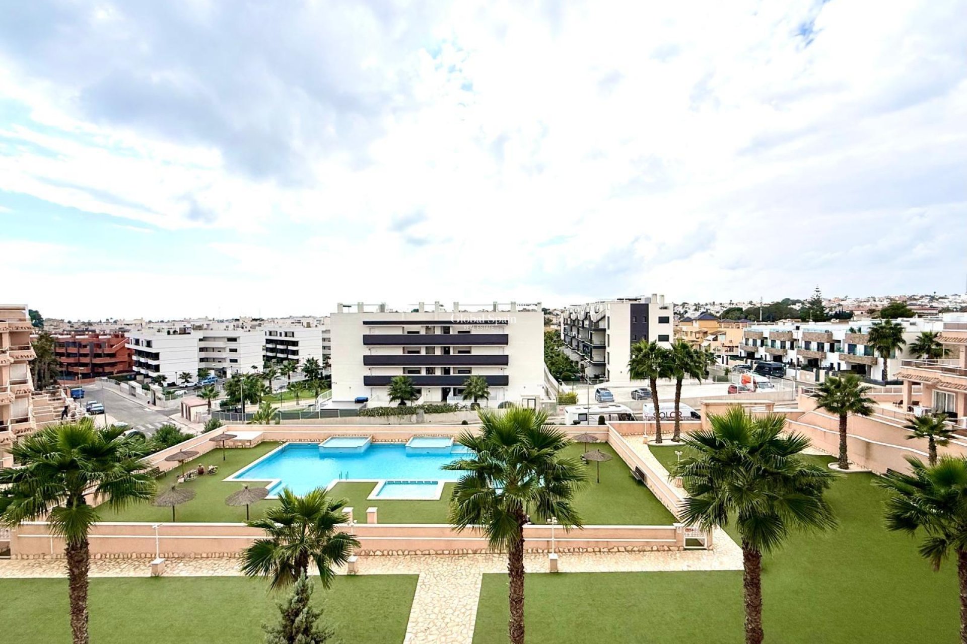 Venta - APARTAMENTO -
ORIHUELA COSTA - VILLAMARTÍN