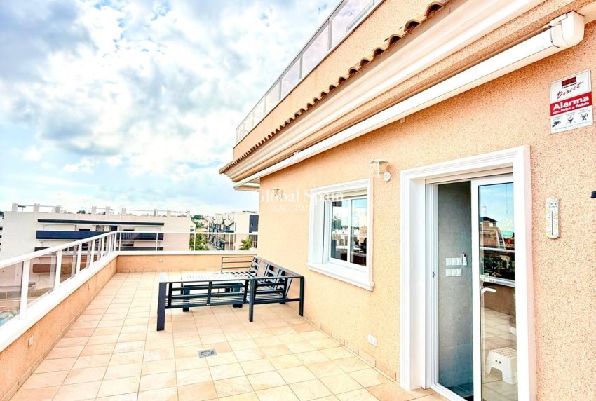 Venta - APARTAMENTO -
ORIHUELA COSTA - VILLAMARTÍN