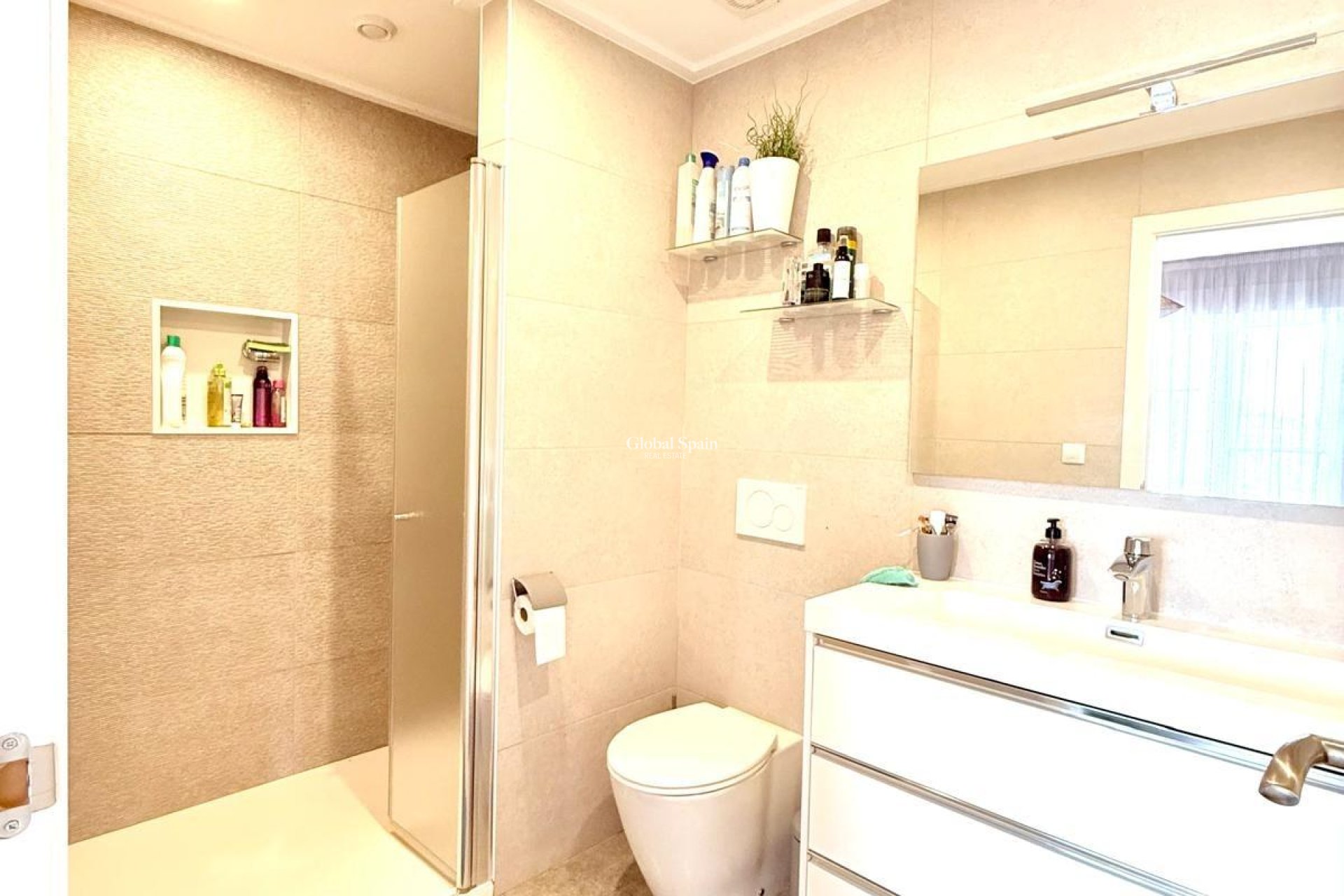 Venta - APARTAMENTO -
ORIHUELA COSTA - VILLAMARTÍN