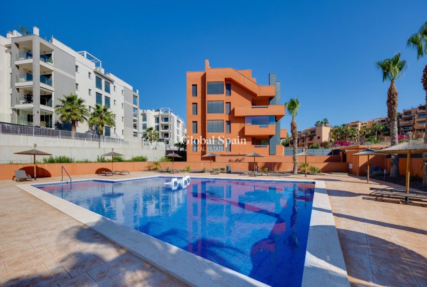 Venta - APARTAMENTO -
ORIHUELA COSTA - VILLAMARTÍN