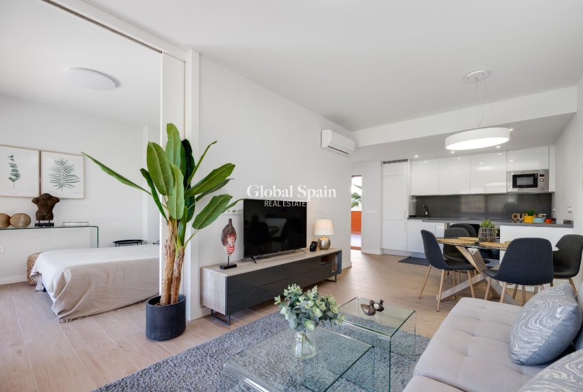 Venta - APARTAMENTO -
ORIHUELA COSTA - VILLAMARTÍN