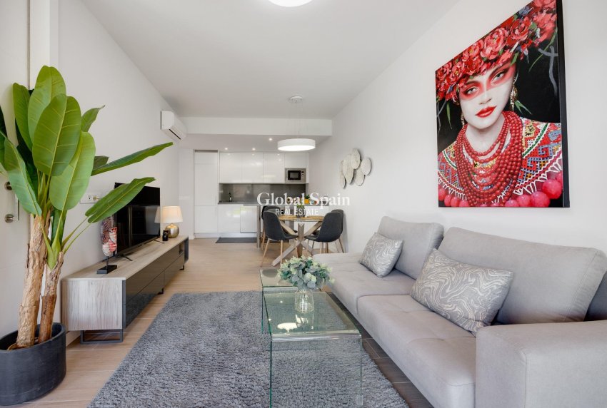 Venta - APARTAMENTO -
ORIHUELA COSTA - VILLAMARTÍN