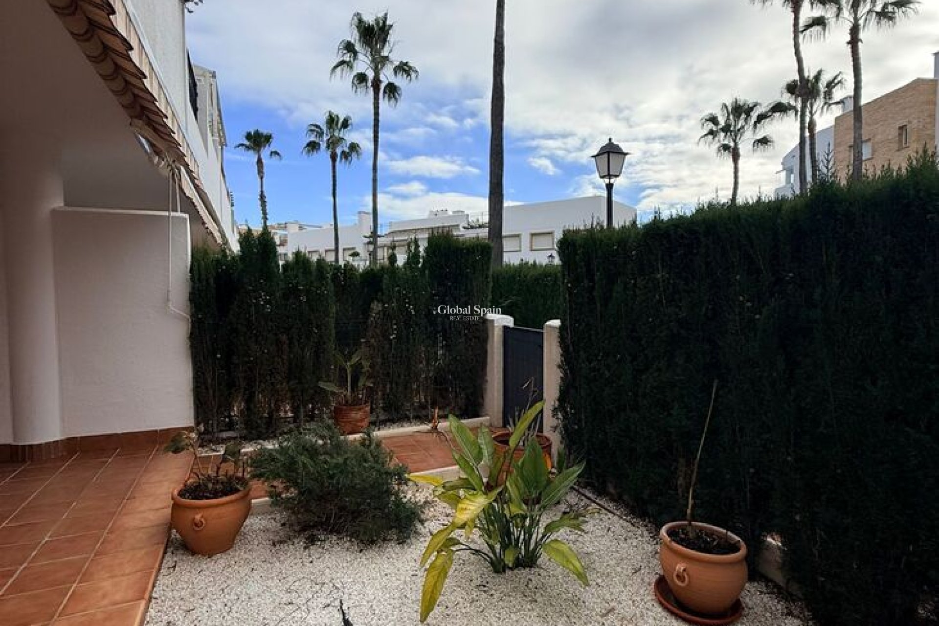 Venta - APARTAMENTO -
ORIHUELA COSTA - VILLAMARTÍN