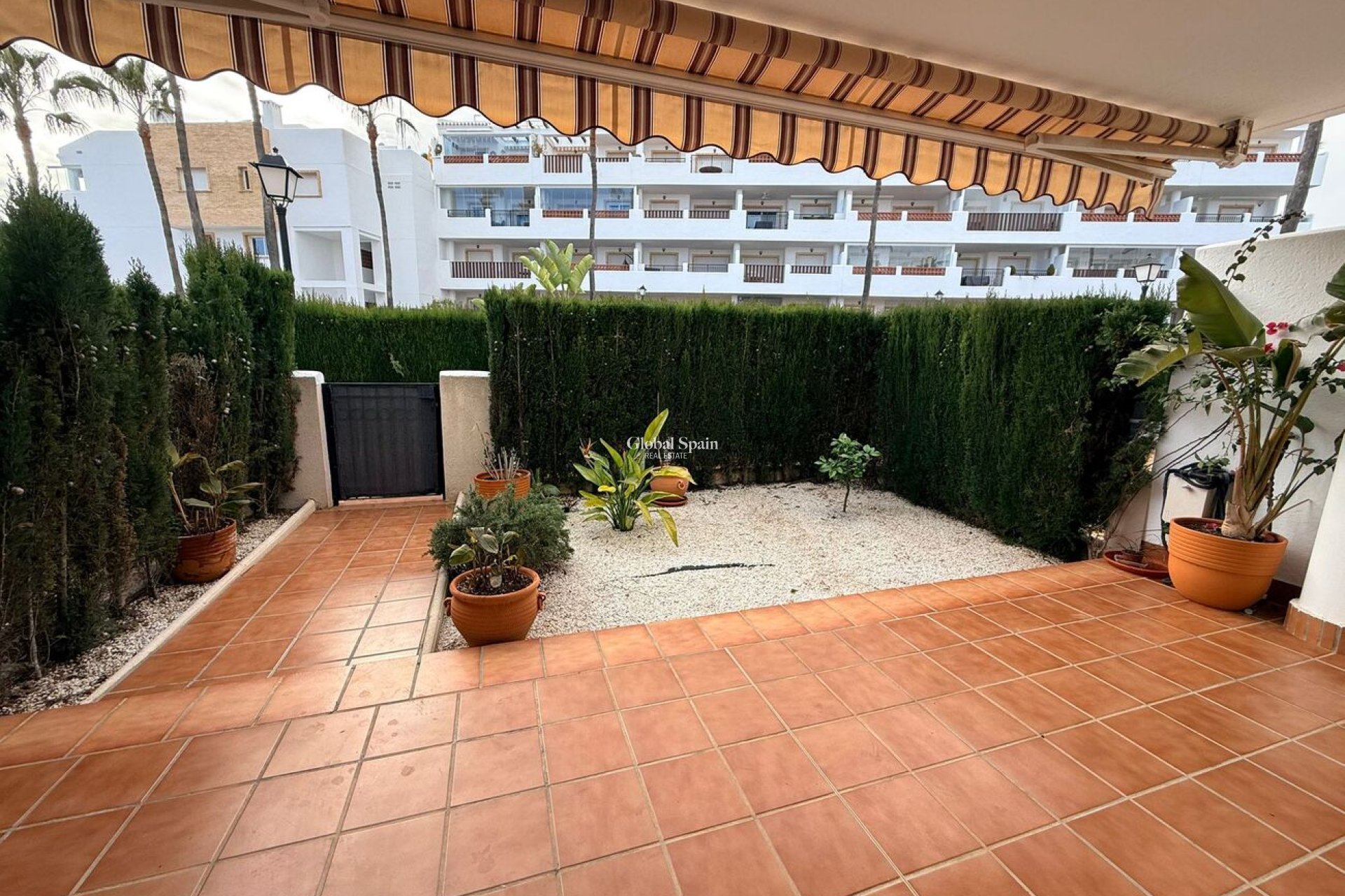 Venta - APARTAMENTO -
ORIHUELA COSTA - VILLAMARTÍN