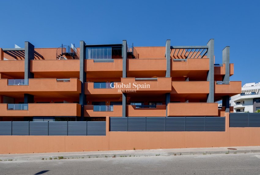 Venta - APARTAMENTO -
ORIHUELA COSTA - VILLAMARTÍN