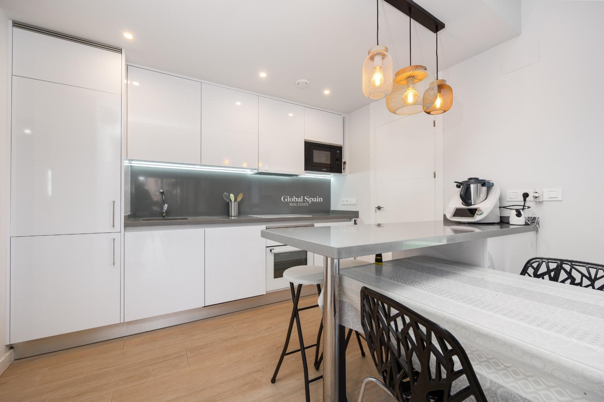 Venta - APARTAMENTO -
ORIHUELA COSTA - VILLAMARTÍN