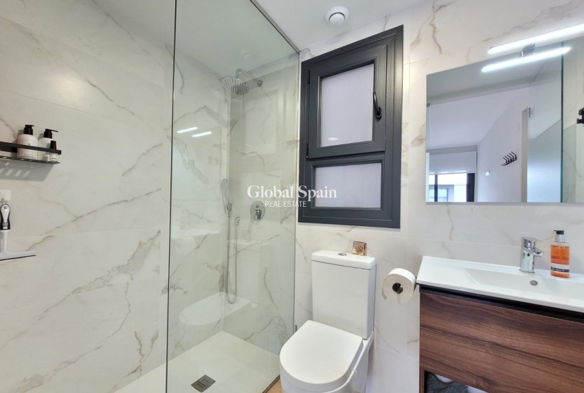 Venta - APARTAMENTO -
ORIHUELA COSTA - VILLAMARTÍN