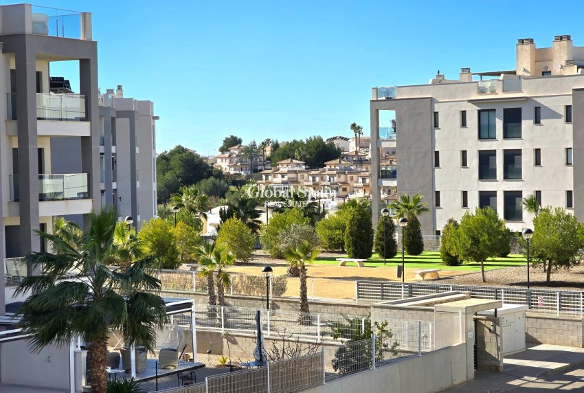 Venta - APARTAMENTO -
ORIHUELA COSTA - VILLAMARTÍN