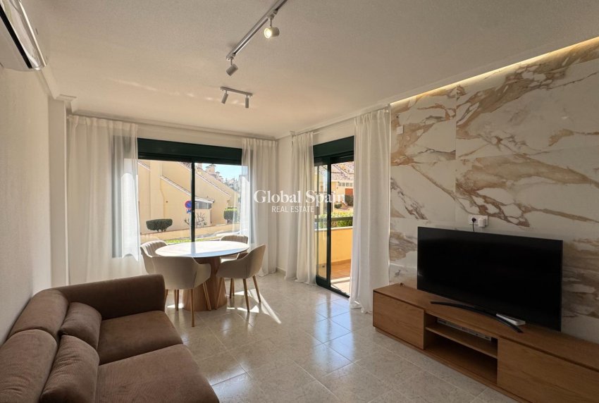 Venta - APARTAMENTO -
ORIHUELA COSTA - VILLAMARTÍN