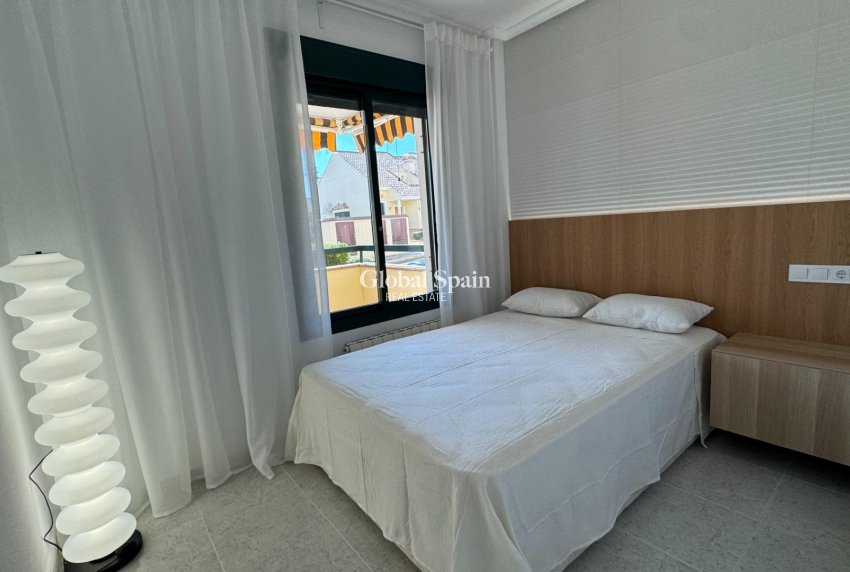 Venta - APARTAMENTO -
ORIHUELA COSTA - VILLAMARTÍN