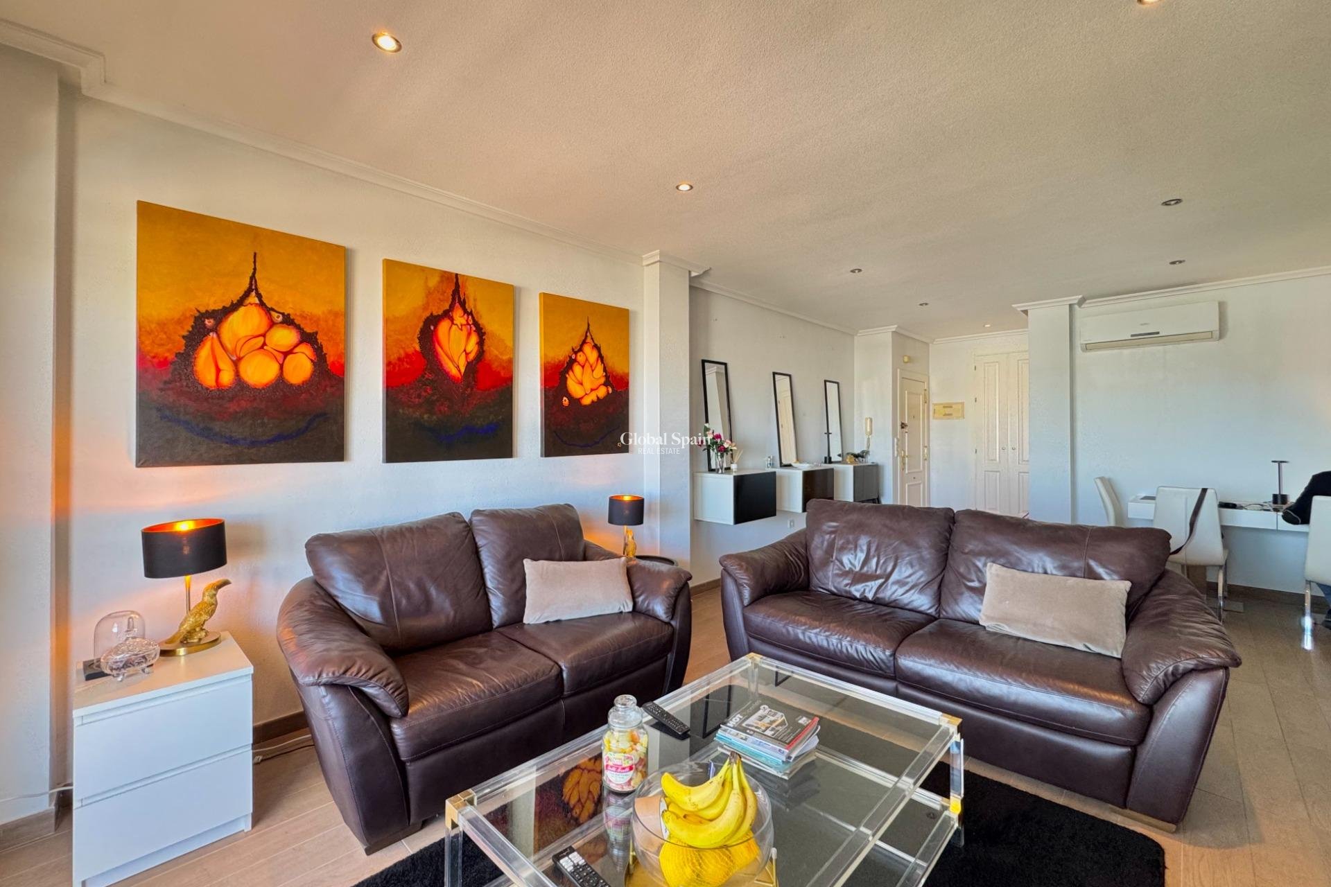 Venta - APARTAMENTO -
ORIHUELA COSTA - VILLAMARTÍN