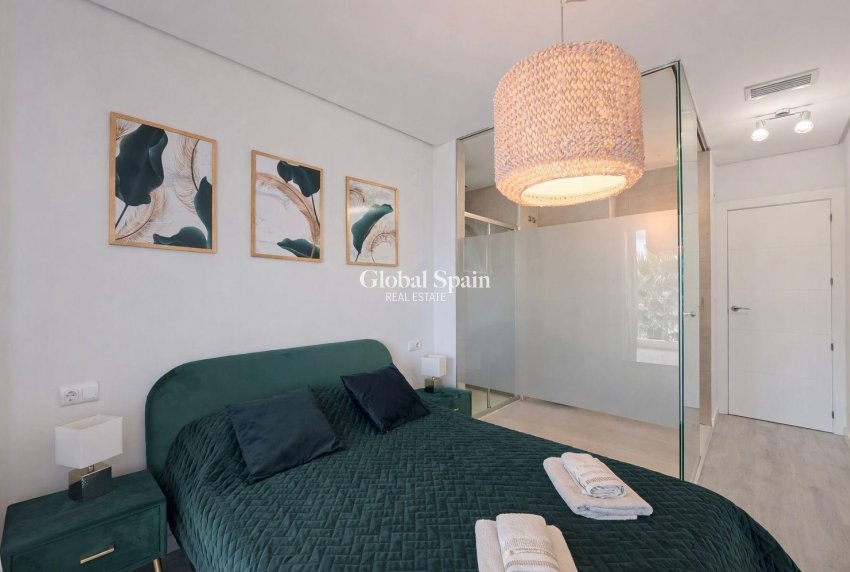 Venta - APARTAMENTO -
ORIHUELA COSTA - VILLAMARTÍN