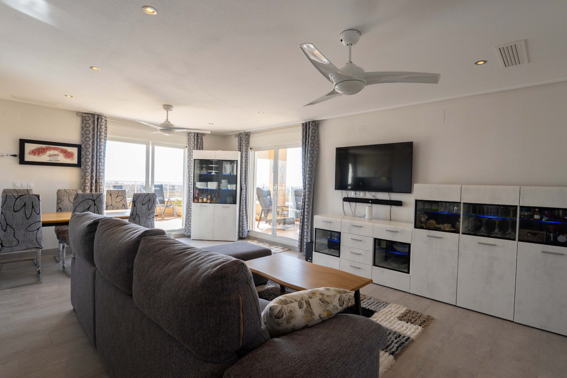 Venta - APARTAMENTO -
ORIHUELA COSTA - VILLAMARTÍN