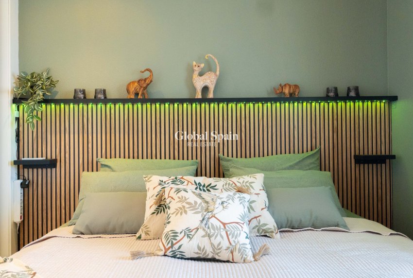 Venta - APARTAMENTO -
ORIHUELA COSTA - VILLAMARTÍN