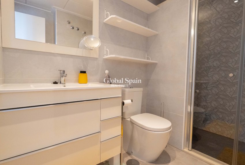 Venta - APARTAMENTO -
ORIHUELA COSTA - VILLAMARTÍN