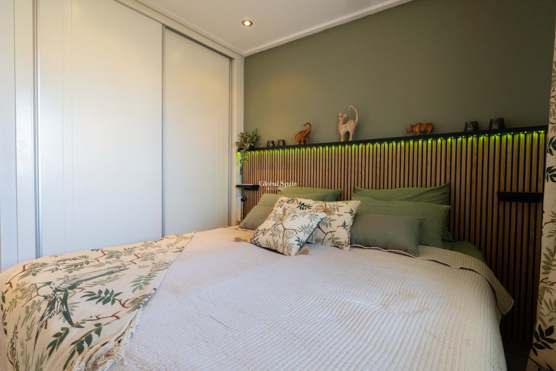 Venta - APARTAMENTO -
ORIHUELA COSTA - VILLAMARTÍN