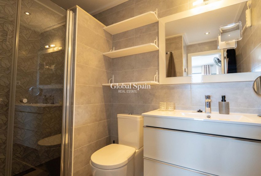 Venta - APARTAMENTO -
ORIHUELA COSTA - VILLAMARTÍN