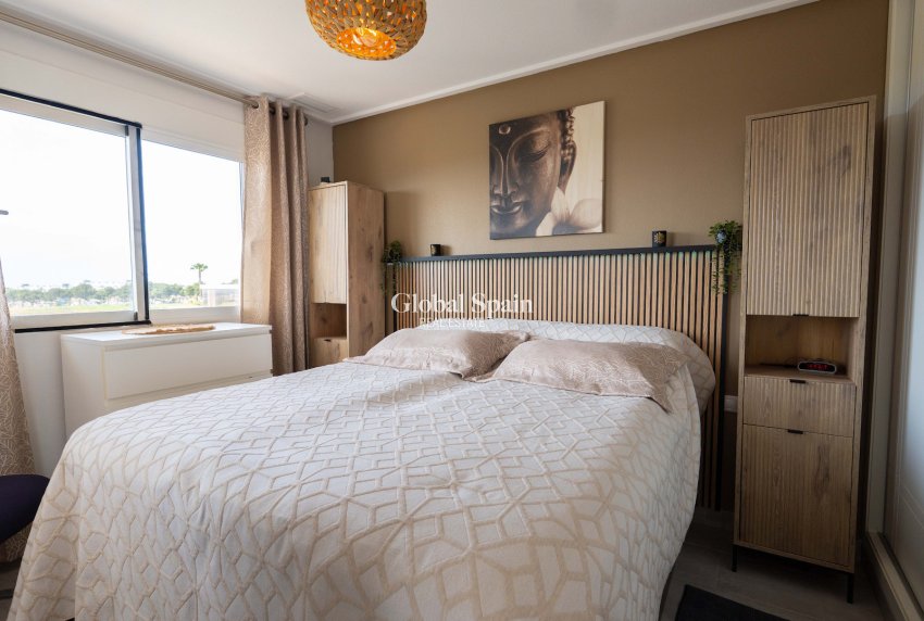 Venta - APARTAMENTO -
ORIHUELA COSTA - VILLAMARTÍN
