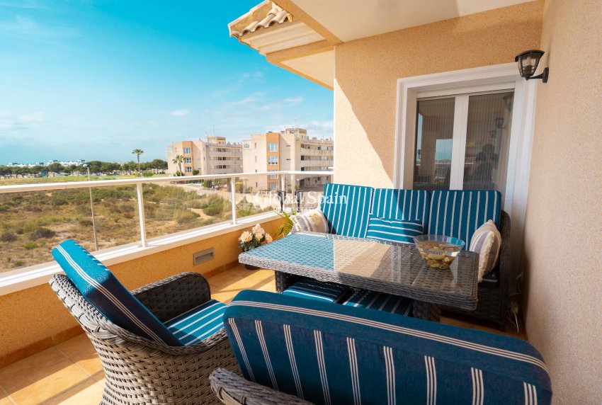 Venta - APARTAMENTO -
ORIHUELA COSTA - VILLAMARTÍN