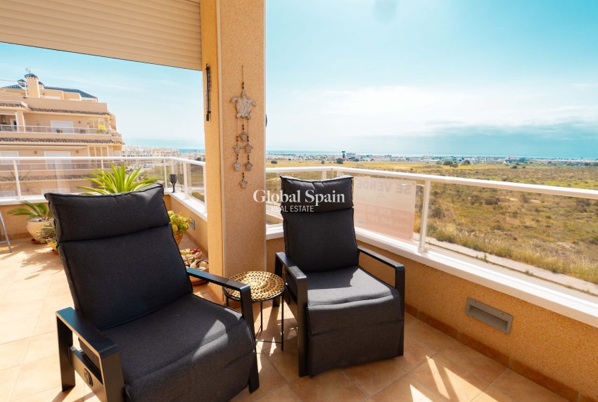 Venta - APARTAMENTO -
ORIHUELA COSTA - VILLAMARTÍN