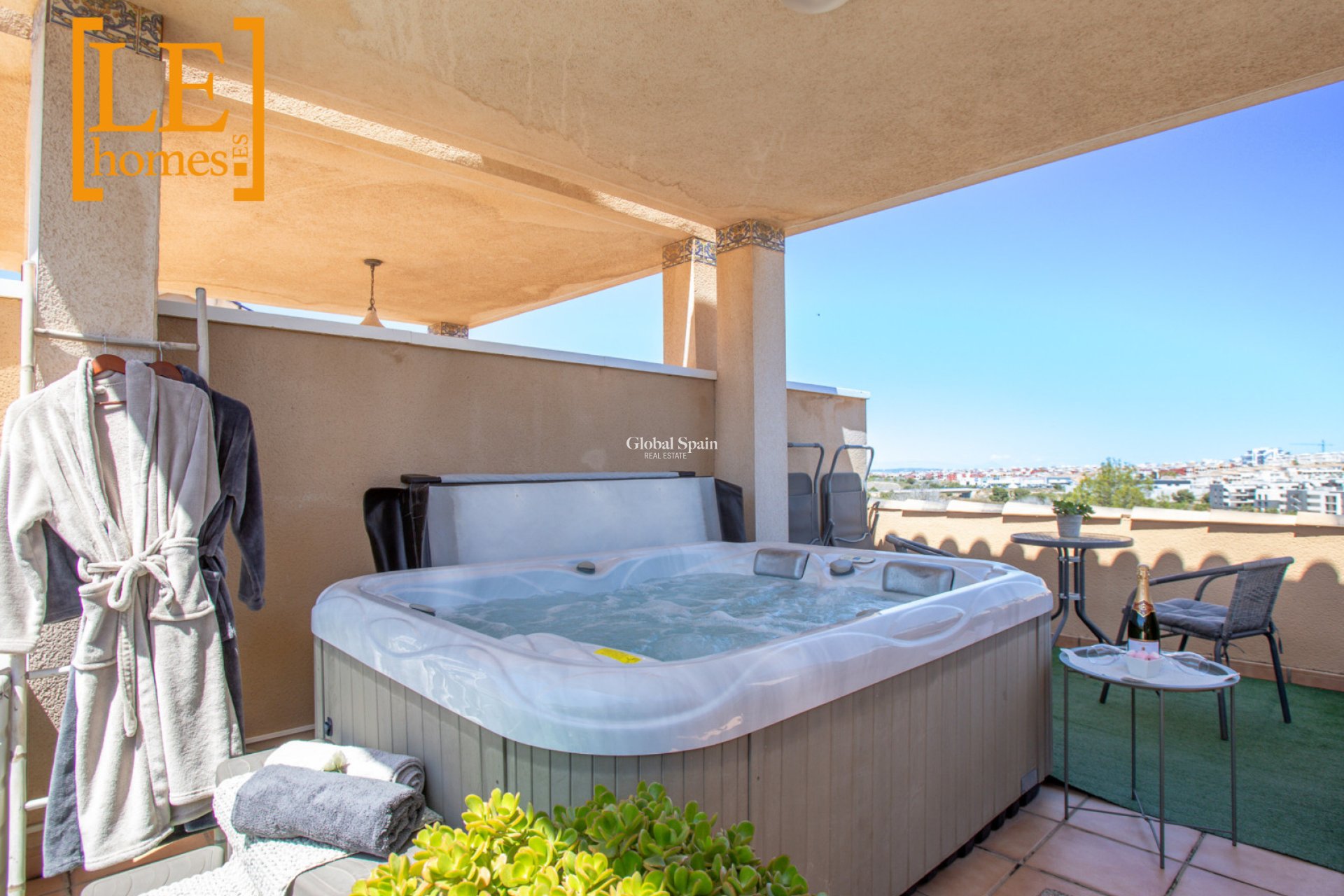 Venta - APARTAMENTO -
ORIHUELA COSTA - VILLAMARTÍN